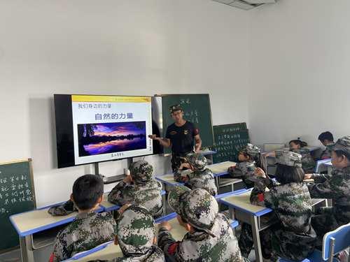 昆明丛林狼军事夏冬令营塑造和培养中小学生的品格