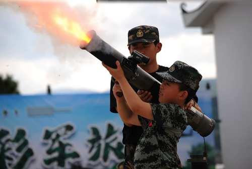 孩子们参加昆明军事夏令营能让孩子收获什么